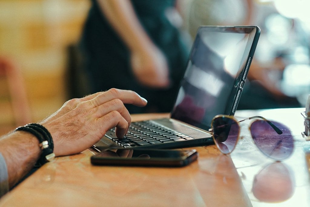 Choisir sa mutuelle d'entreprise : le guide assisté par IA