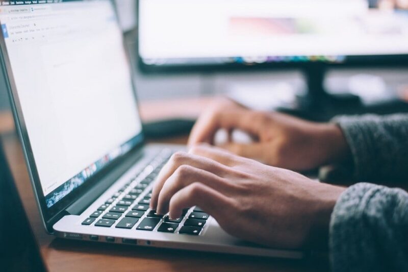 Intégrer l&rsquo;IA en entreprise sans braquer vos équipes